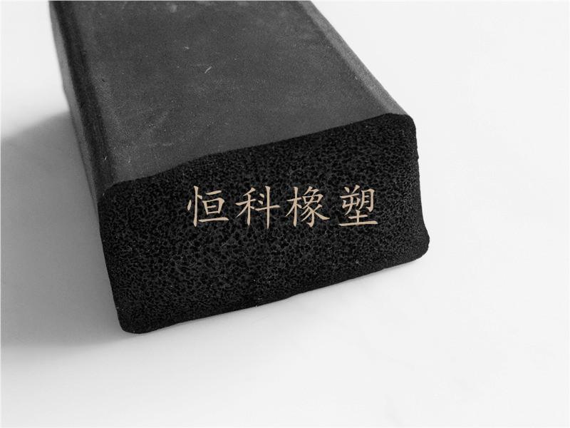 供應(yīng)三元乙丙發(fā)泡密封條