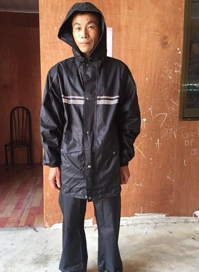 供應船用雨衣，分體式雨衣，雨披，迷彩雨衣